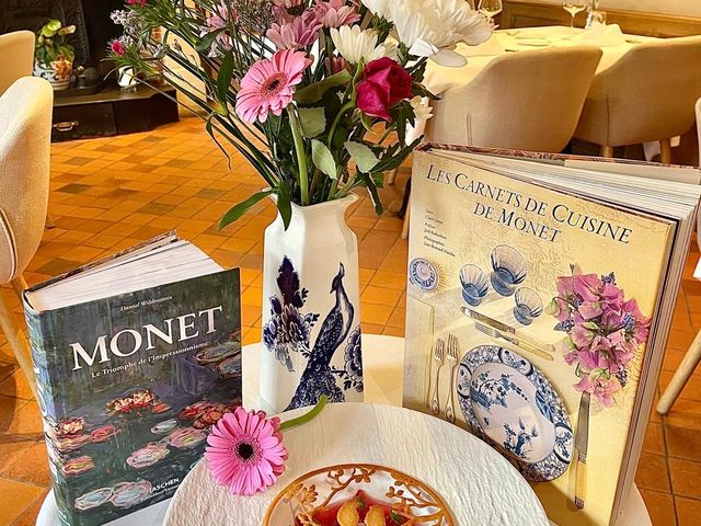 Le Dauphin Dessert Monet autour de la Rhubarbe