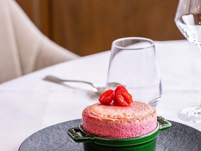 Le Dauphin Soufflé chaud à la framboise